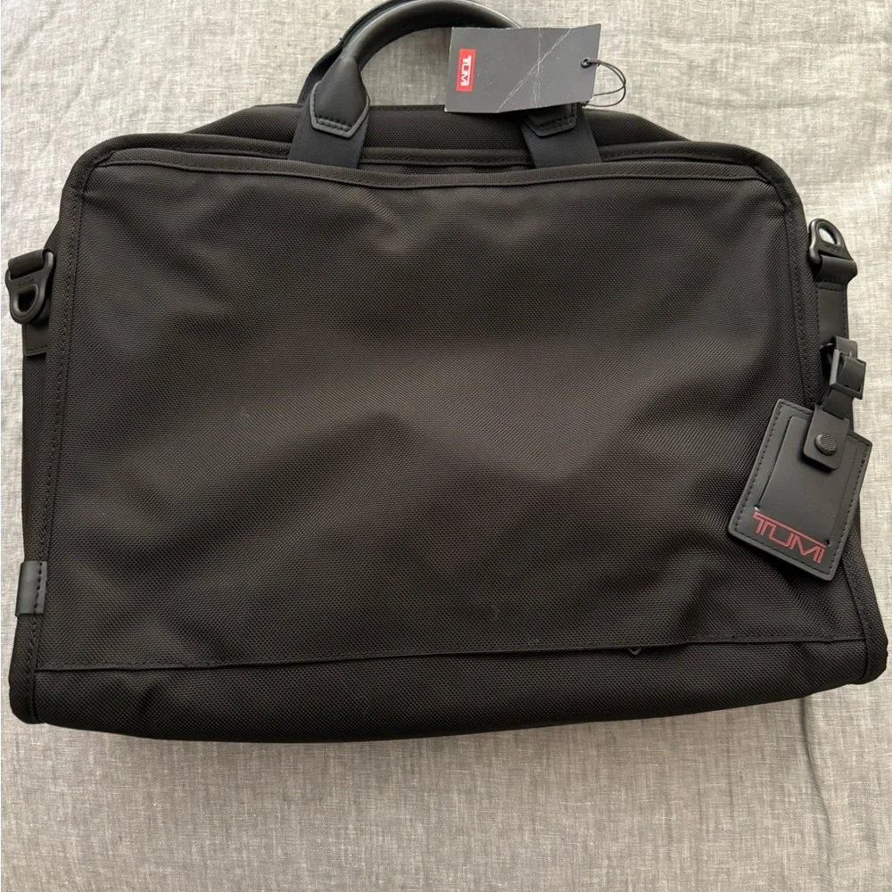 Tumi Organizer Portfolio Brief